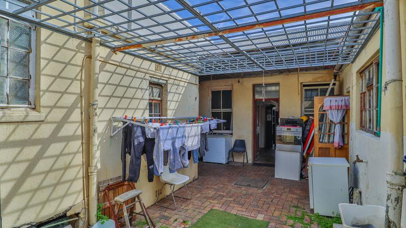 4 Bedroom Property for Sale in Sea Point Western Cape